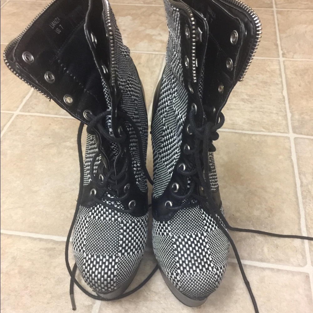 Platform heels - Picture 2 of 2